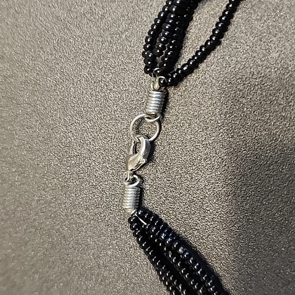 Mother of Pearl Flower Necklace with Black Beads 18" - Picture 3 of 4